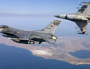 Συνεχίζουν να προκαλούν οι Τούρκοι- Πέντε παραβιάσεις και εικονική αερομαχία πάνω από το Αιγαίο